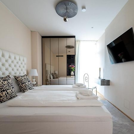 Exclusive 2Br Skyline Penthouse By Hm Apartment Vienna Exterior photo