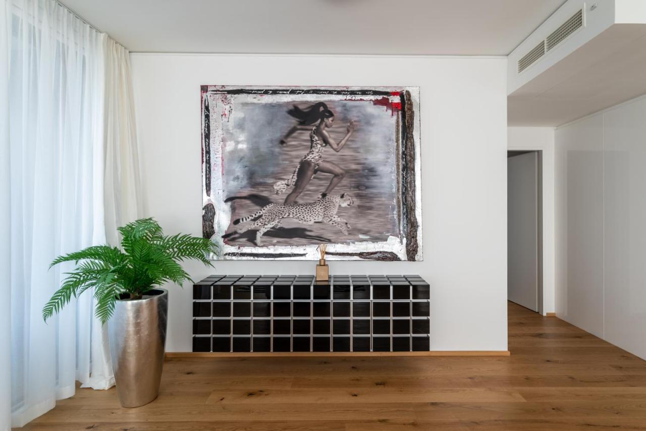 Exclusive 2Br Skyline Penthouse By Hm Apartment Vienna Exterior photo