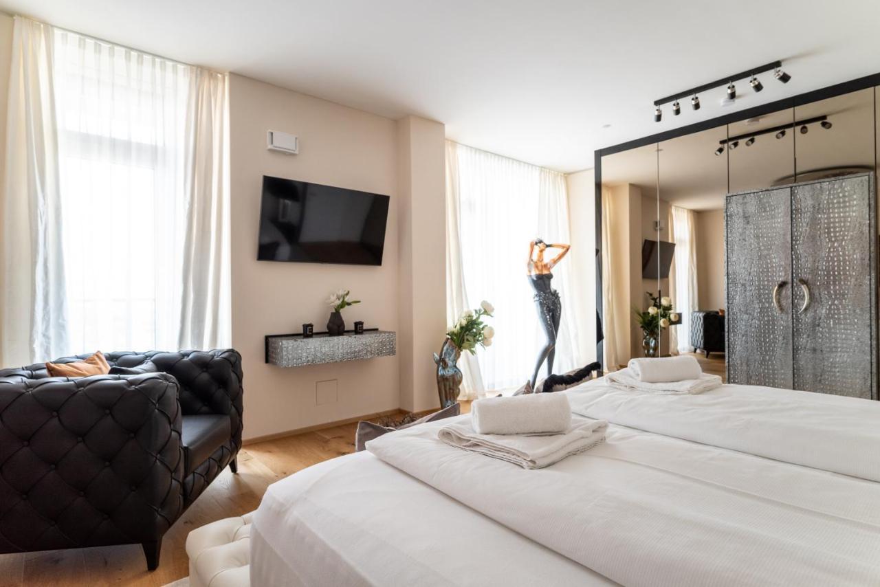 Exclusive 2Br Skyline Penthouse By Hm Apartment Vienna Exterior photo