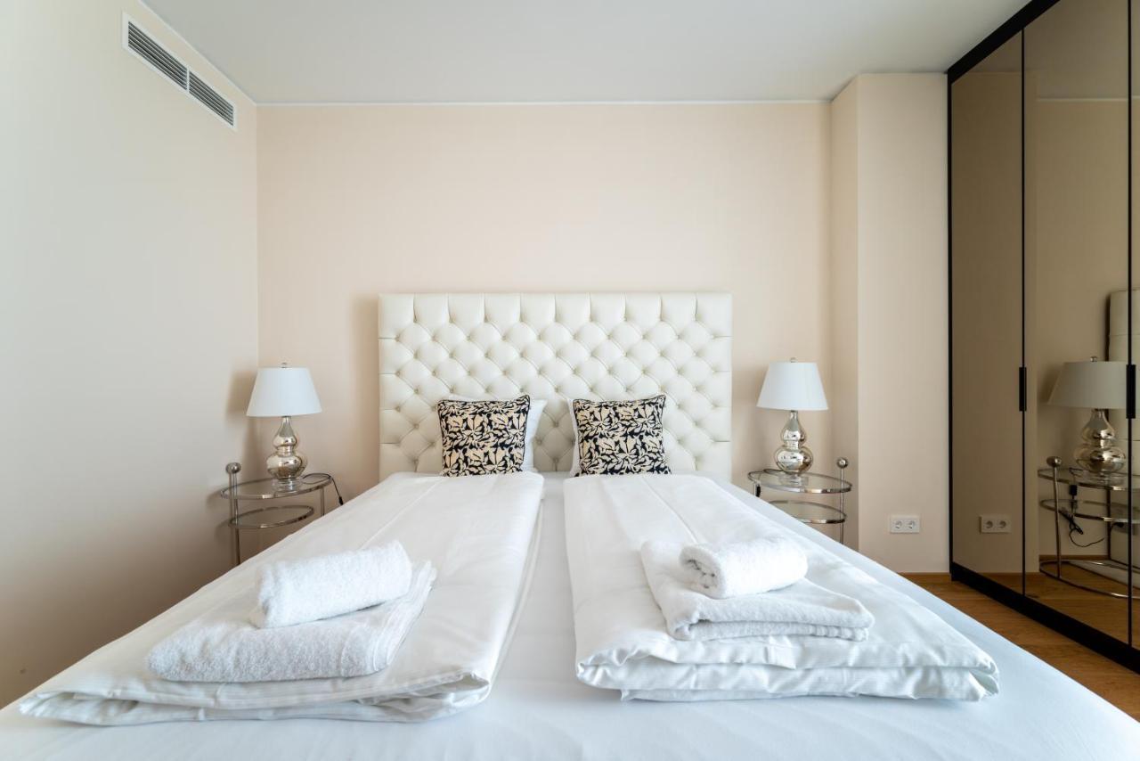 Exclusive 2Br Skyline Penthouse By Hm Apartment Vienna Exterior photo