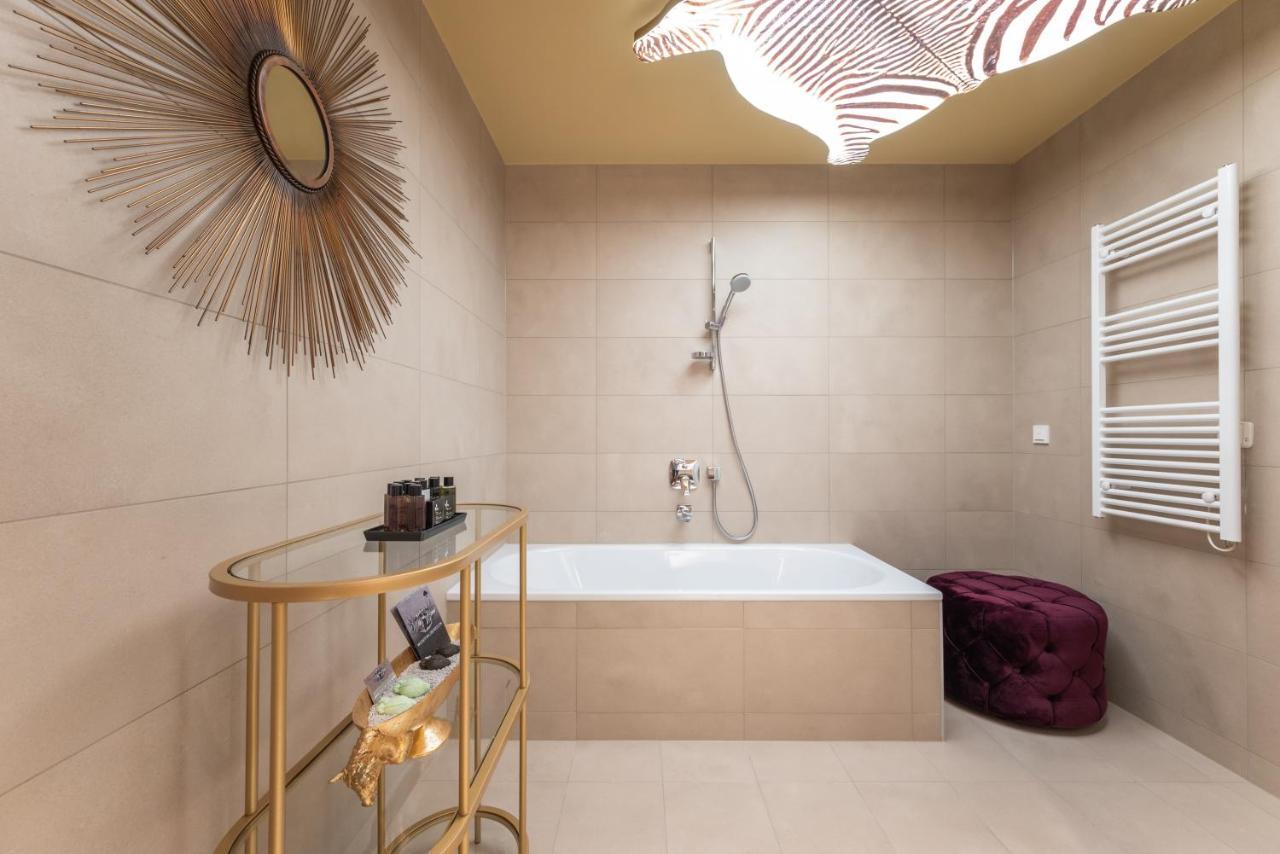 Exclusive 2Br Skyline Penthouse By Hm Apartment Vienna Exterior photo