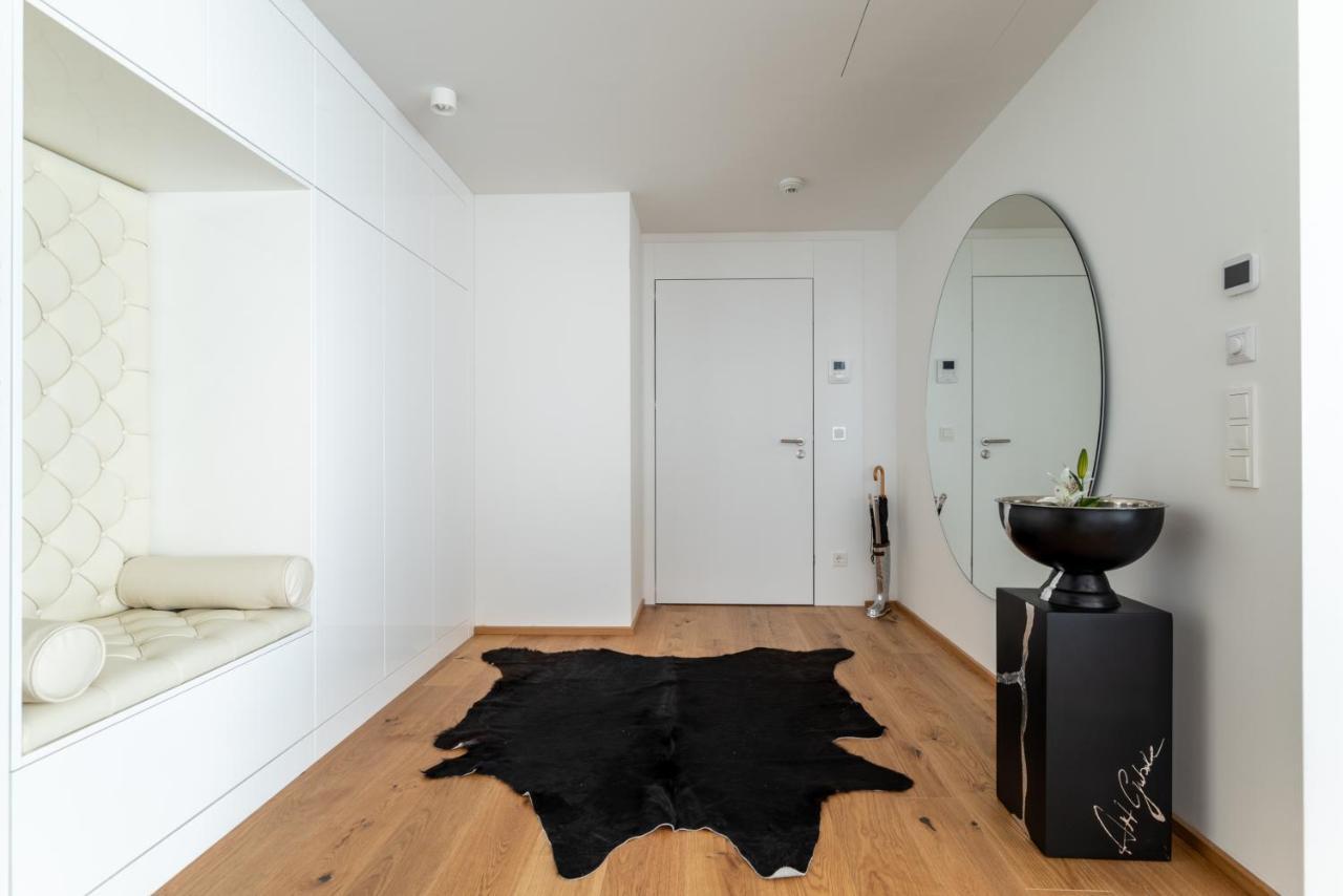 Exclusive 2Br Skyline Penthouse By Hm Apartment Vienna Exterior photo
